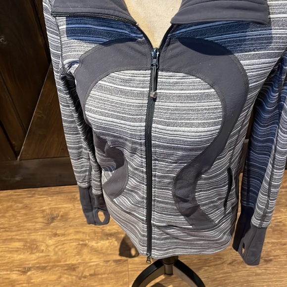 Lululemon grey white fullzip highcollar longsleeve workout warm up - Picture 3 of 12
